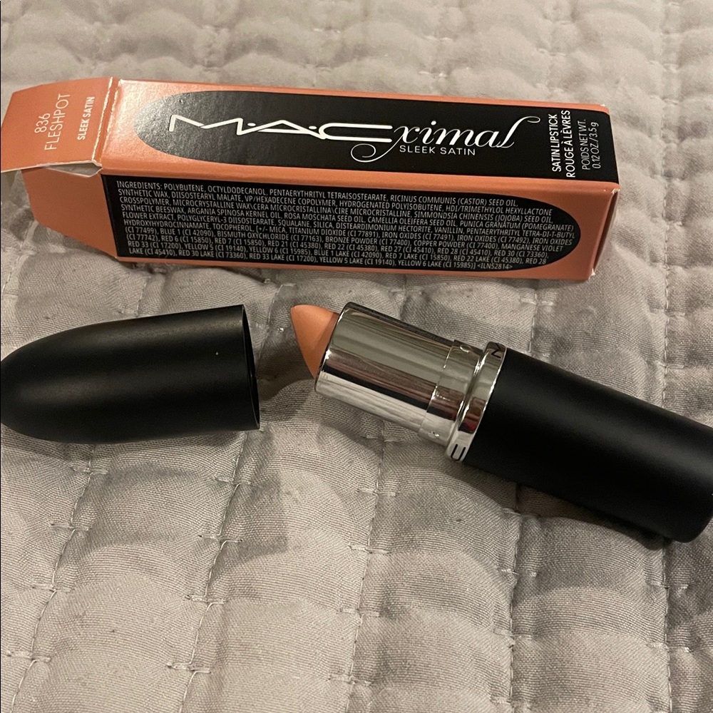 MAC Cosmetics Maximal Sleek Satin Lipstick - Fleshpot. Brand new